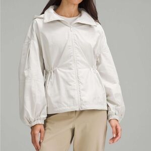 Lululemon Lightweight Cinch-Waist Hooded Rain Jacket Bone Women Size 8